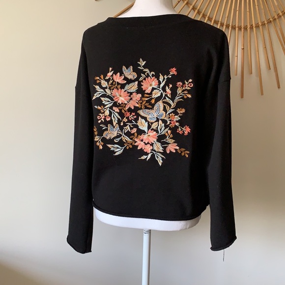 Forever 21 Tops - $5 Forever 21 Black Sweatshirt + Colorful Embroidery